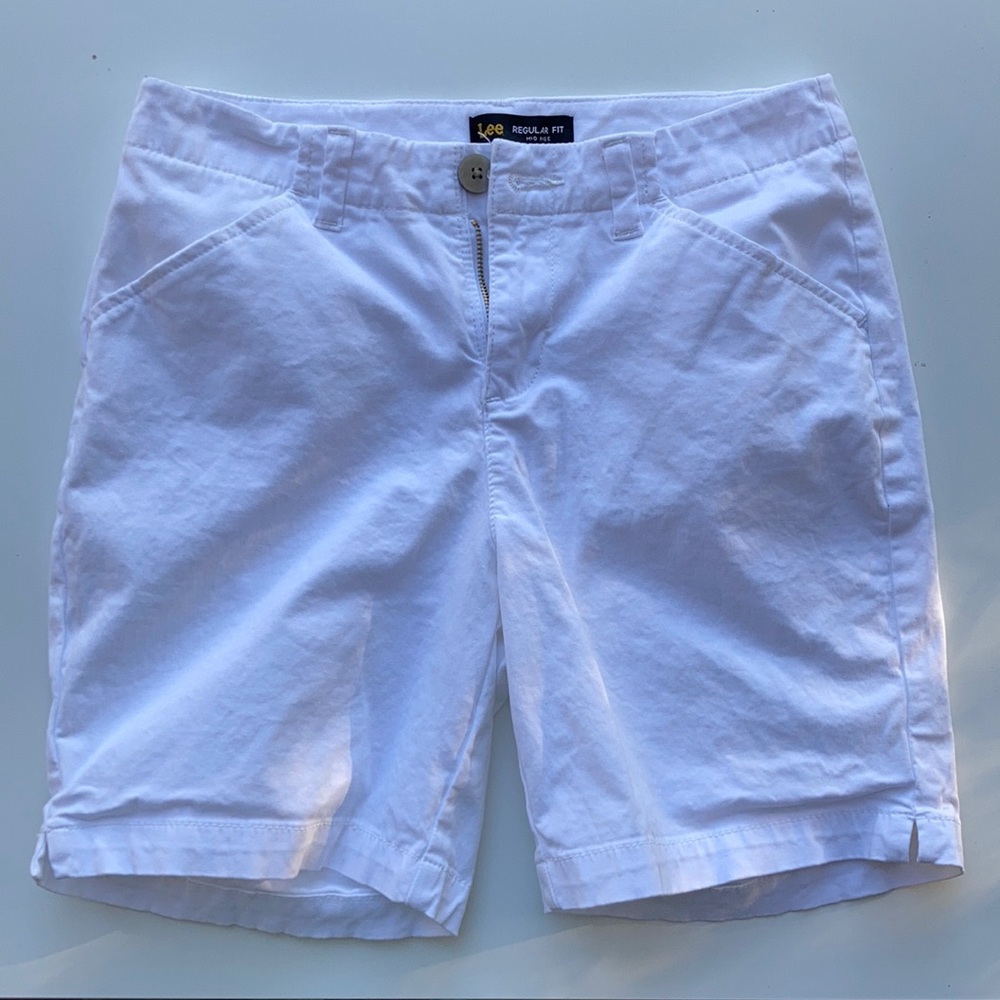 Lee brand Mid-Rise - Regular Fit white shorts